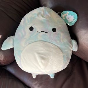 Squishmallows Laslow the beluga whale. NWT